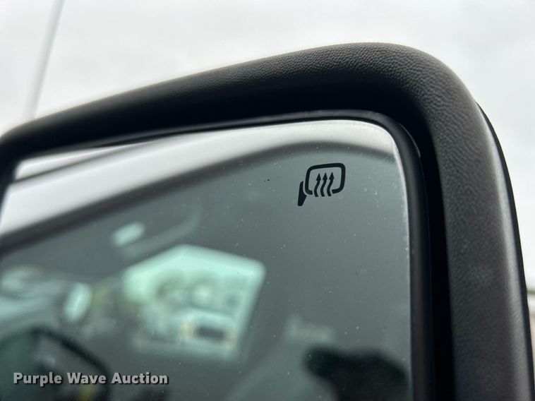 image for item KH9561 2012 Ford F350 XLT Super Duty  SuperCab utility bed pickup truck