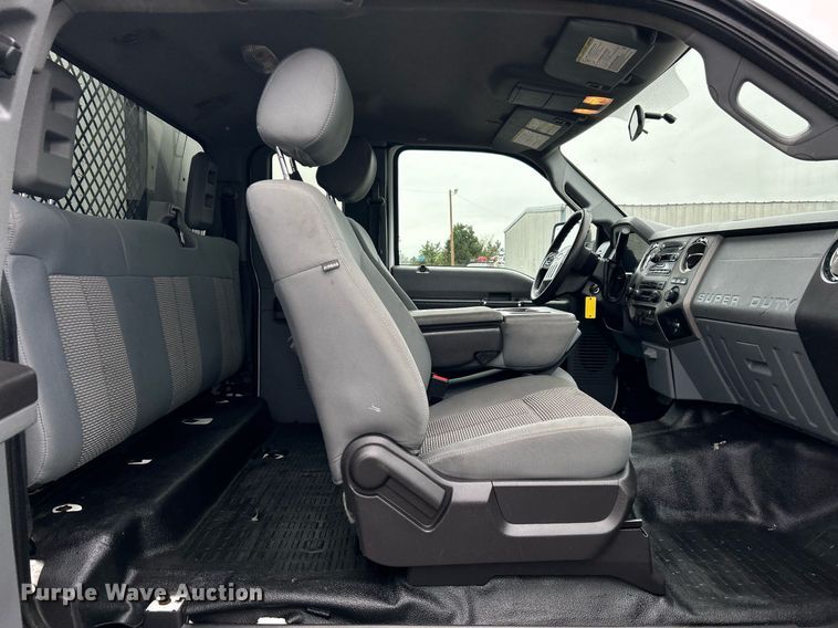 image for item KH9561 2012 Ford F350 XLT Super Duty  SuperCab utility bed pickup truck