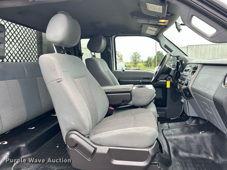 image for item KH9561 2012 Ford F350 XLT Super Duty  SuperCab utility bed pickup truck