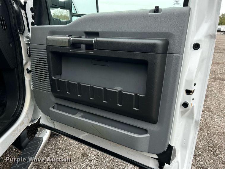 image for item KH9561 2012 Ford F350 XLT Super Duty  SuperCab utility bed pickup truck