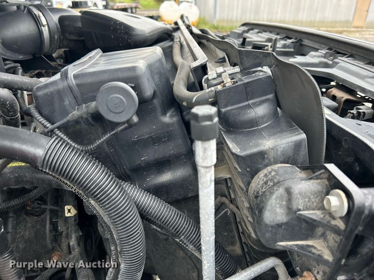 image for item KH9561 2012 Ford F350 XLT Super Duty  SuperCab utility bed pickup truck