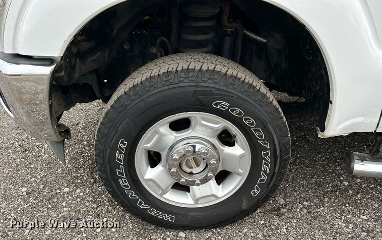 image for item KH9561 2012 Ford F350 XLT Super Duty  SuperCab utility bed pickup truck