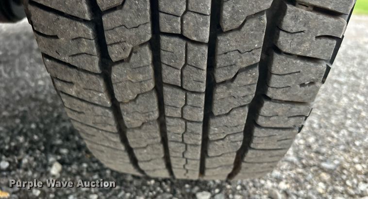 image for item KH9561 2012 Ford F350 XLT Super Duty  SuperCab utility bed pickup truck