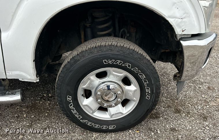 image for item KH9561 2012 Ford F350 XLT Super Duty  SuperCab utility bed pickup truck