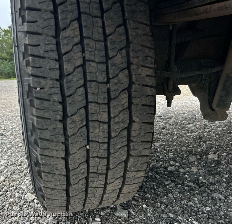 image for item KH9561 2012 Ford F350 XLT Super Duty  SuperCab utility bed pickup truck