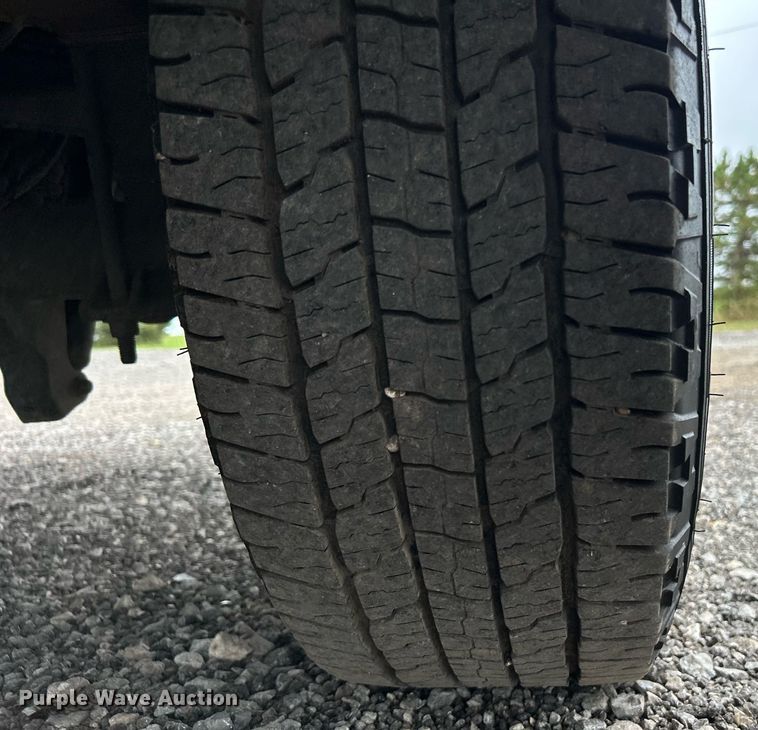 image for item KH9561 2012 Ford F350 XLT Super Duty  SuperCab utility bed pickup truck