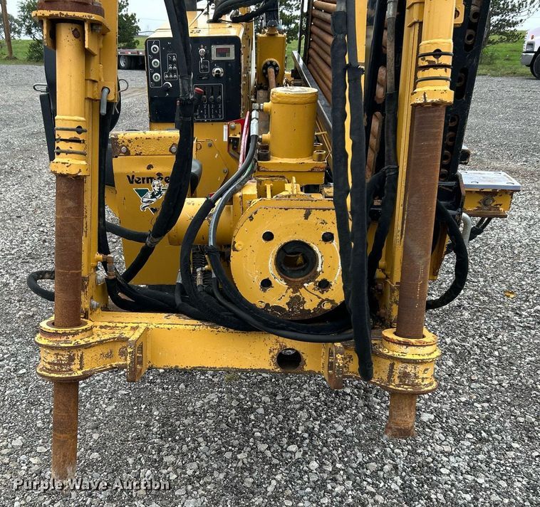 image for item KH9564 2000 Vermeer Navigator D10x15  directional boring unit