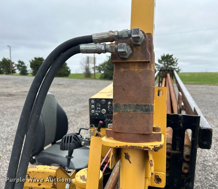 image for item KH9564 2000 Vermeer Navigator D10x15  directional boring unit