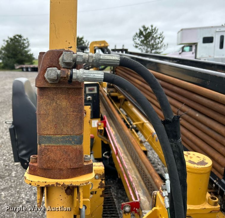 image for item KH9564 2000 Vermeer Navigator D10x15  directional boring unit