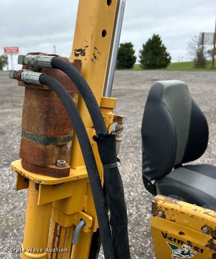 image for item KH9564 2000 Vermeer Navigator D10x15  directional boring unit