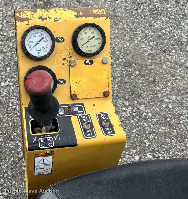 image for item KH9564 2000 Vermeer Navigator D10x15  directional boring unit