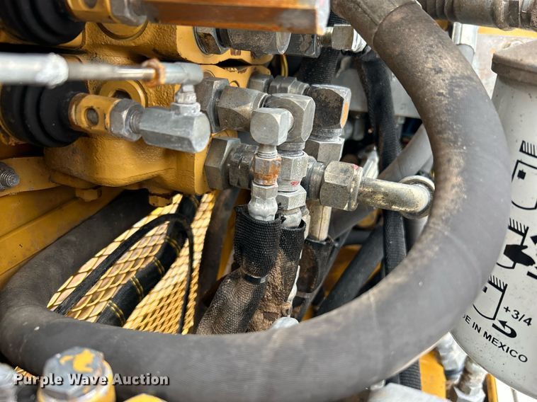 image for item KH9564 2000 Vermeer Navigator D10x15  directional boring unit