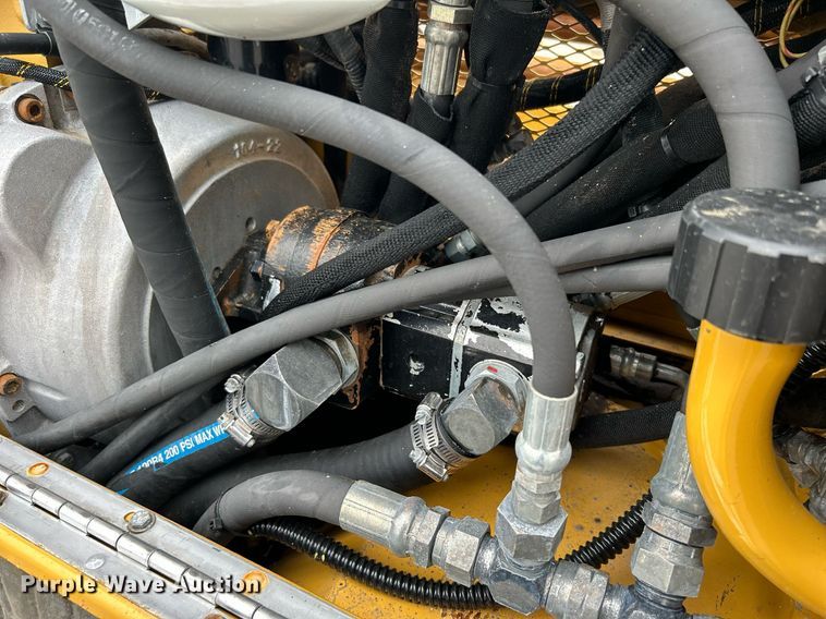 image for item KH9564 2000 Vermeer Navigator D10x15  directional boring unit