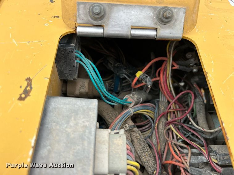 image for item KH9564 2000 Vermeer Navigator D10x15  directional boring unit