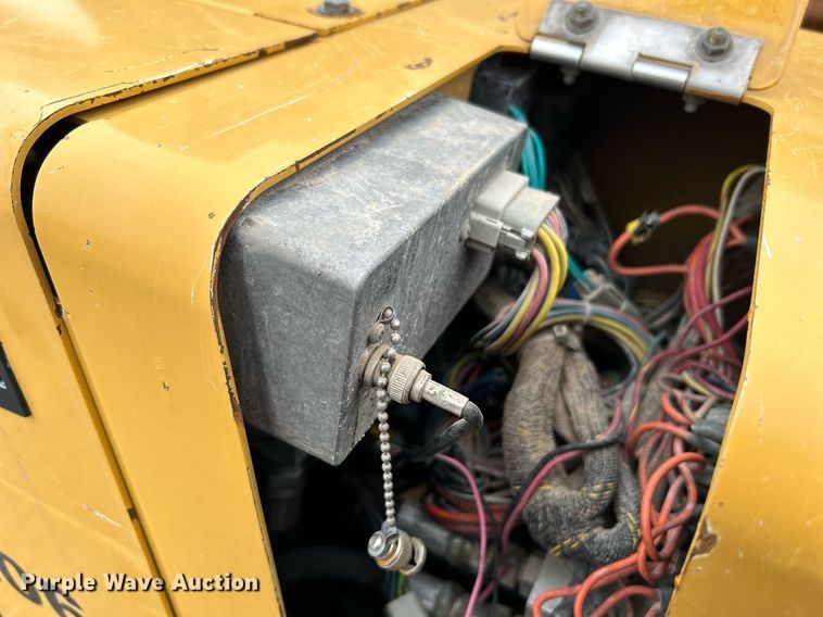 image for item KH9564 2000 Vermeer Navigator D10x15  directional boring unit