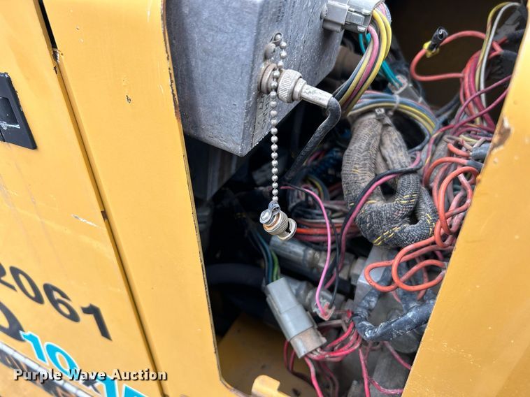 image for item KH9564 2000 Vermeer Navigator D10x15  directional boring unit