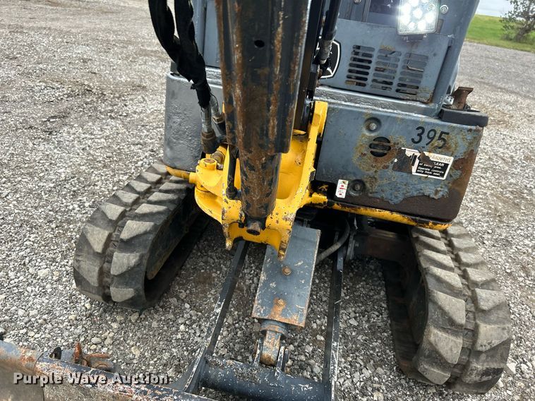 image for item KH9566 2008 John Deere 17D  mini excavator