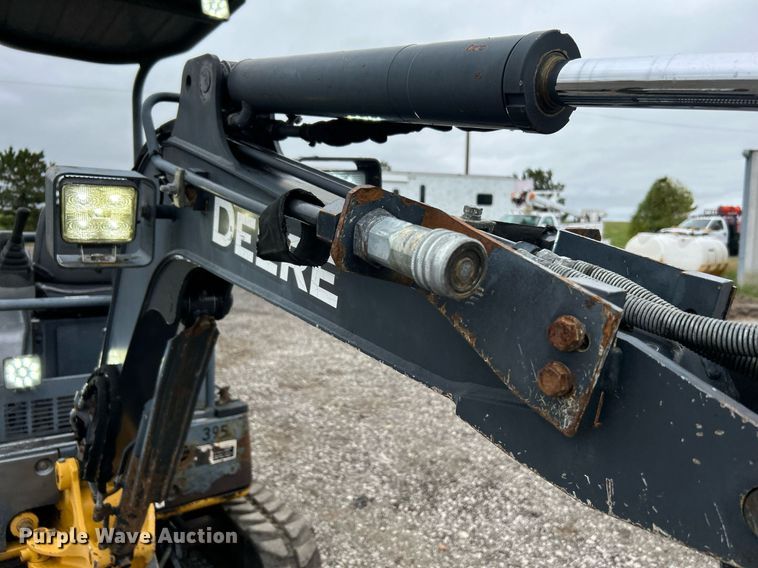 image for item KH9566 2008 John Deere 17D  mini excavator