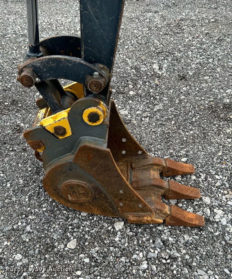 image for item KH9566 2008 John Deere 17D  mini excavator