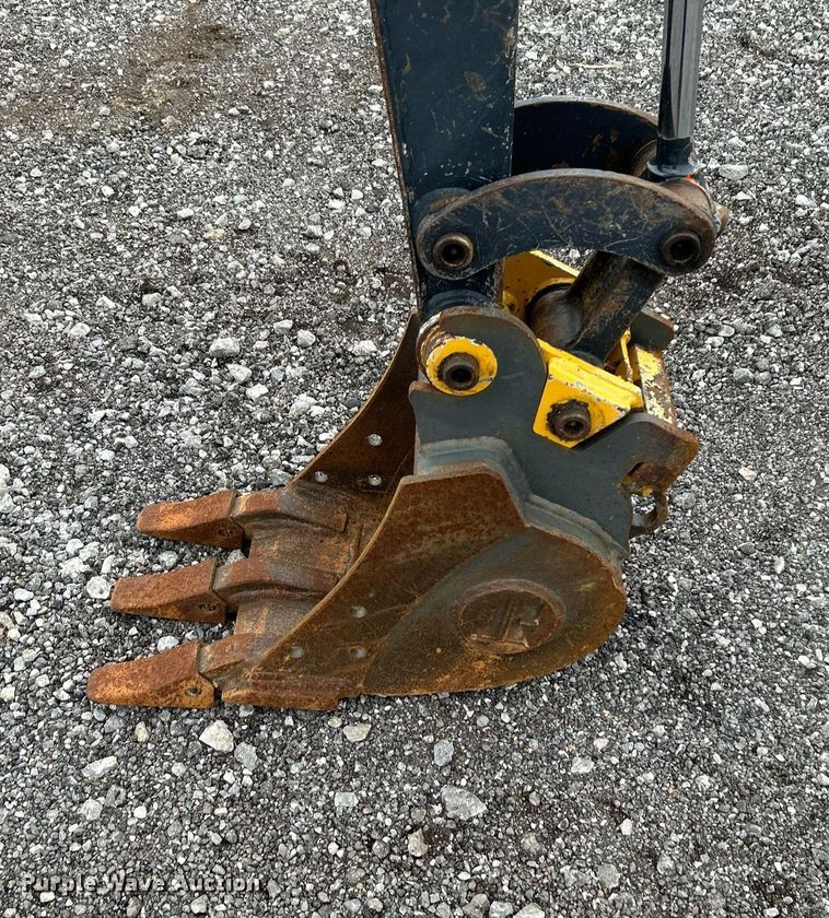 image for item KH9566 2008 John Deere 17D  mini excavator