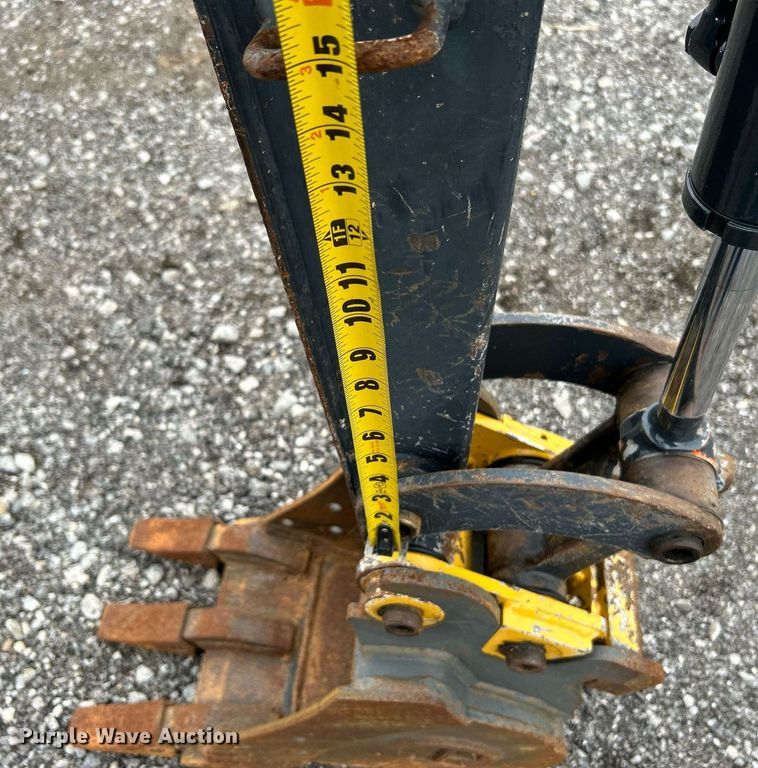 image for item KH9566 2008 John Deere 17D  mini excavator