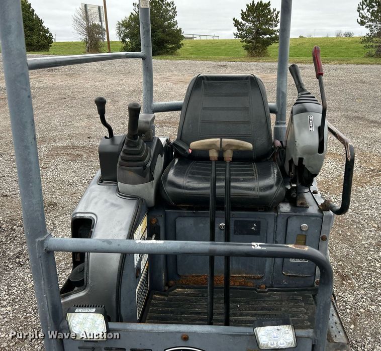 image for item KH9566 2008 John Deere 17D  mini excavator