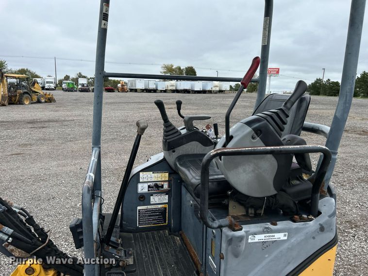 image for item KH9566 2008 John Deere 17D  mini excavator