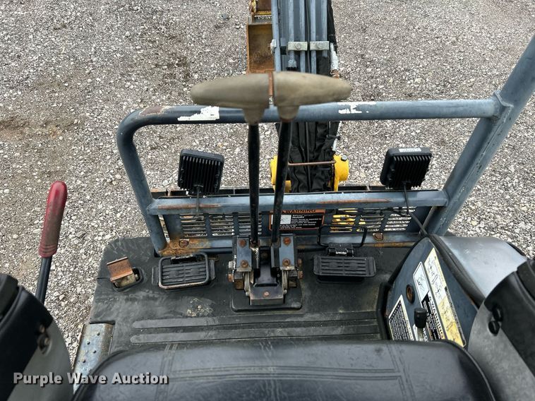 image for item KH9566 2008 John Deere 17D  mini excavator