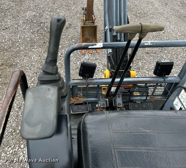 image for item KH9566 2008 John Deere 17D  mini excavator