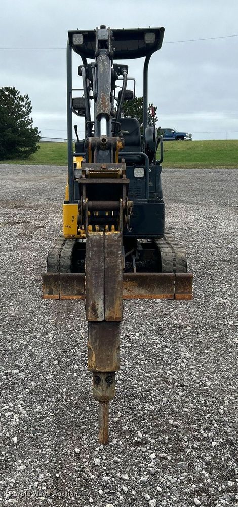 image for item KH9569 2007 John Deere 17D  mini excavator