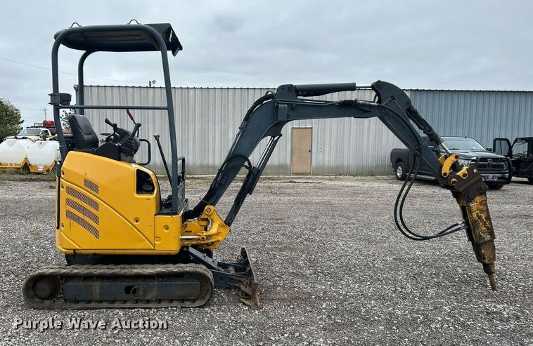 image for item KH9569 2007 John Deere 17D  mini excavator