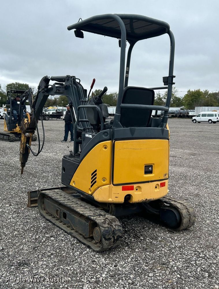 image for item KH9569 2007 John Deere 17D  mini excavator