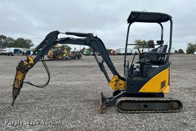 image for item KH9569 2007 John Deere 17D  mini excavator
