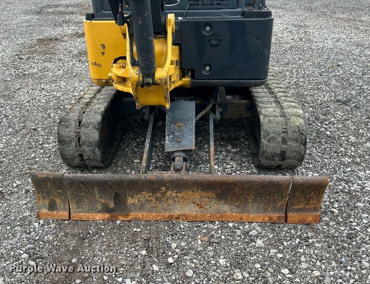 image for item KH9569 2007 John Deere 17D  mini excavator