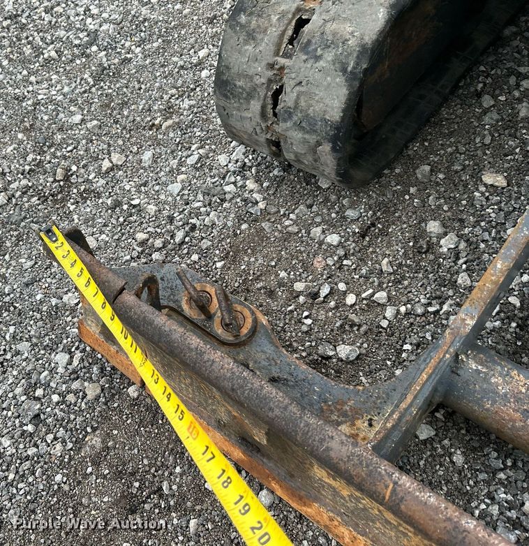 image for item KH9569 2007 John Deere 17D  mini excavator