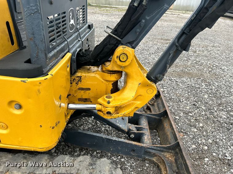 image for item KH9569 2007 John Deere 17D  mini excavator