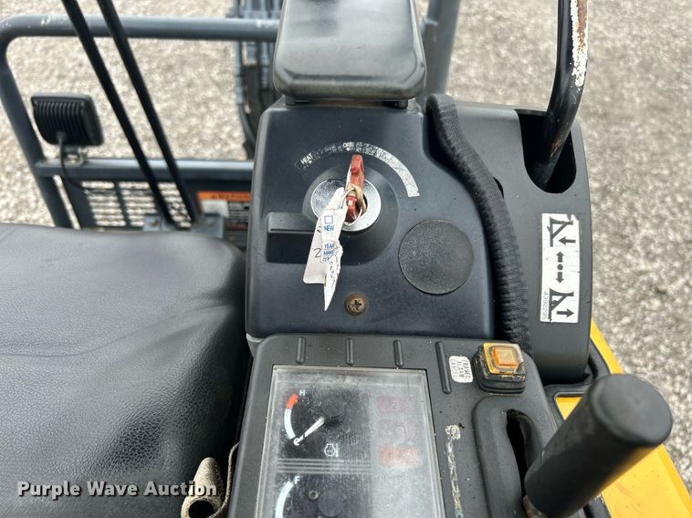 image for item KH9569 2007 John Deere 17D  mini excavator