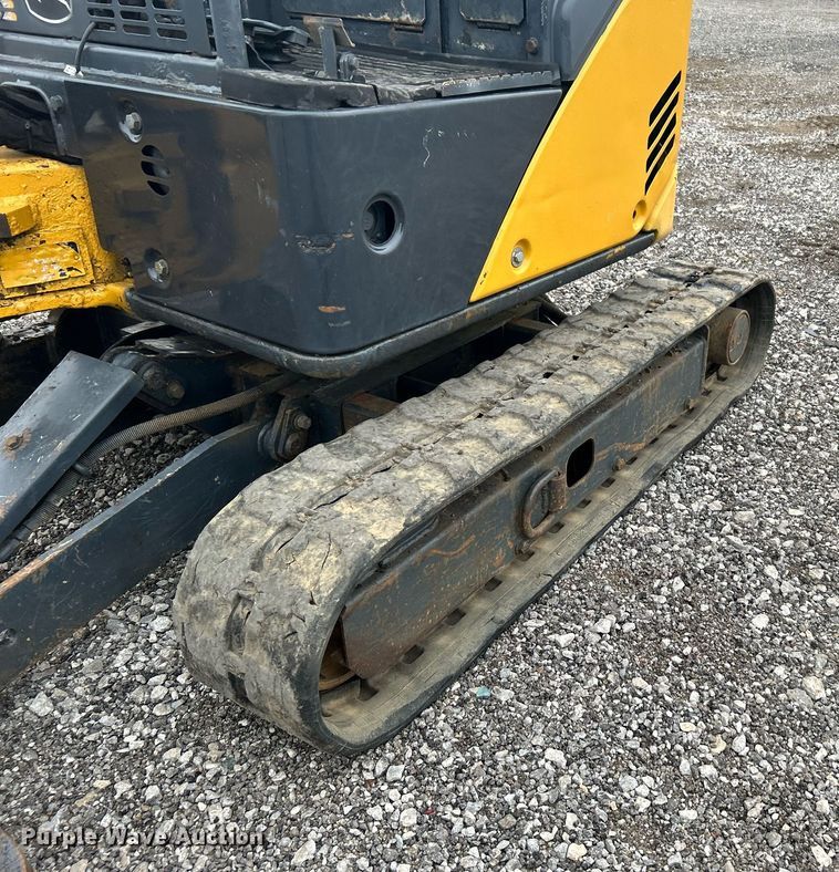 image for item KH9569 2007 John Deere 17D  mini excavator