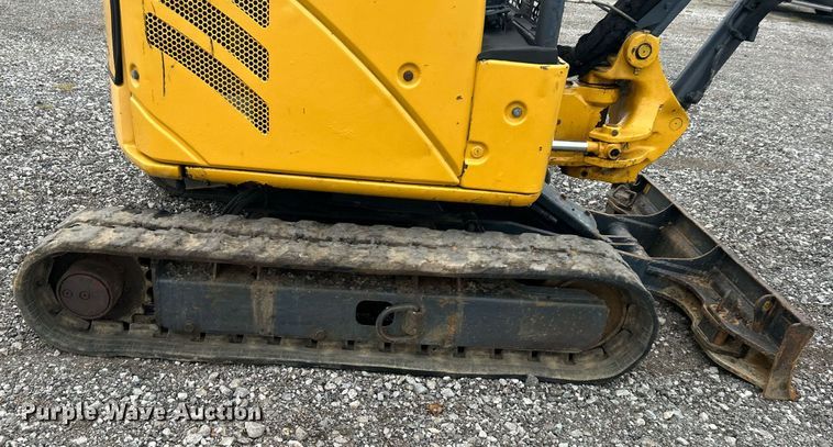 image for item KH9569 2007 John Deere 17D  mini excavator