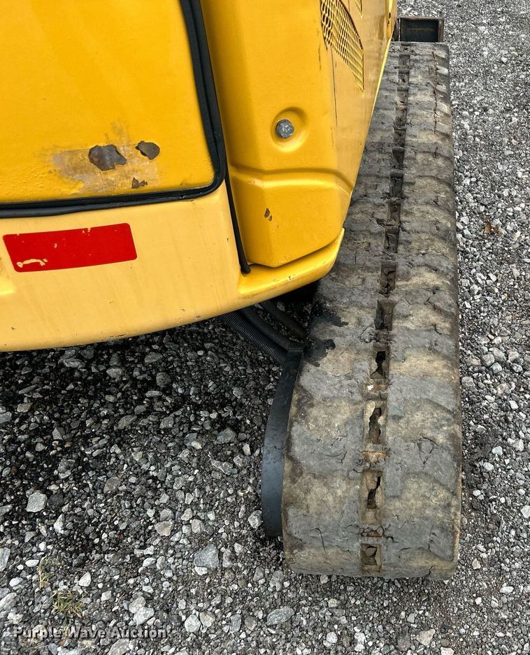 image for item KH9569 2007 John Deere 17D  mini excavator