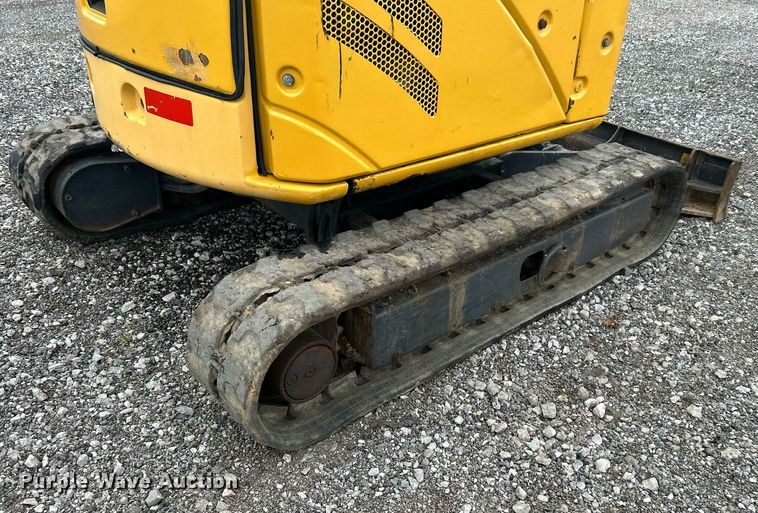 image for item KH9569 2007 John Deere 17D  mini excavator