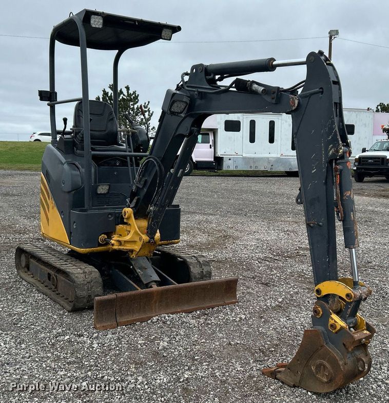 image for item KH9570 2007 John Deere 17D  mini excavator