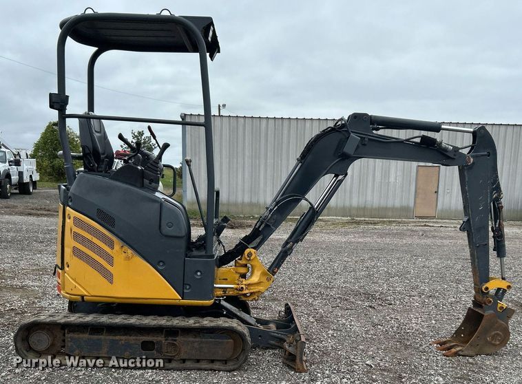 image for item KH9570 2007 John Deere 17D  mini excavator