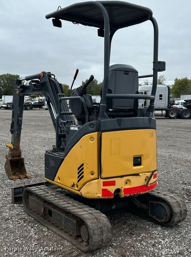 image for item KH9570 2007 John Deere 17D  mini excavator