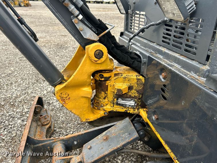 image for item KH9570 2007 John Deere 17D  mini excavator