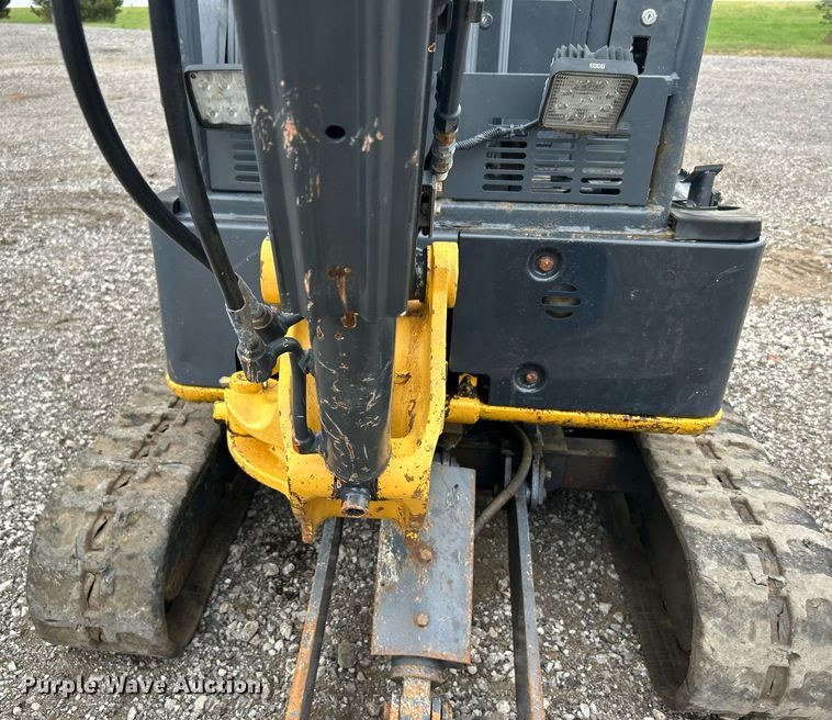image for item KH9570 2007 John Deere 17D  mini excavator