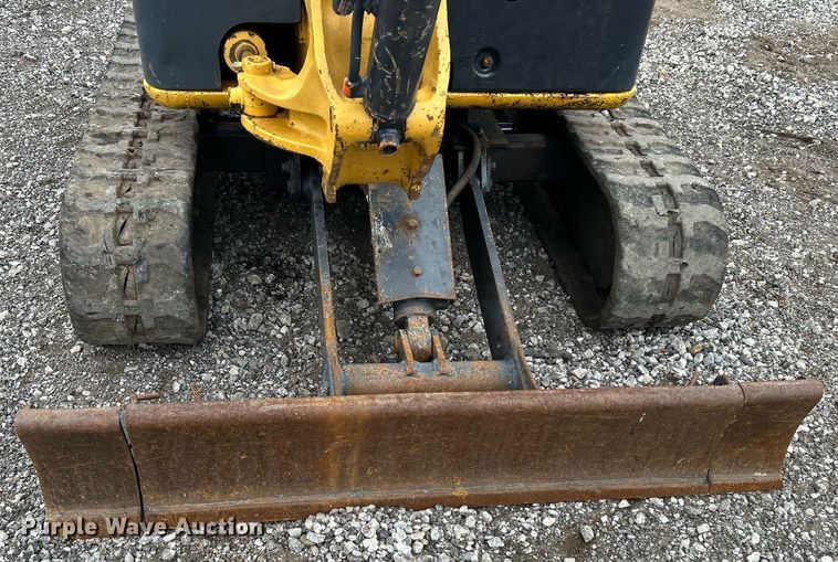 image for item KH9570 2007 John Deere 17D  mini excavator