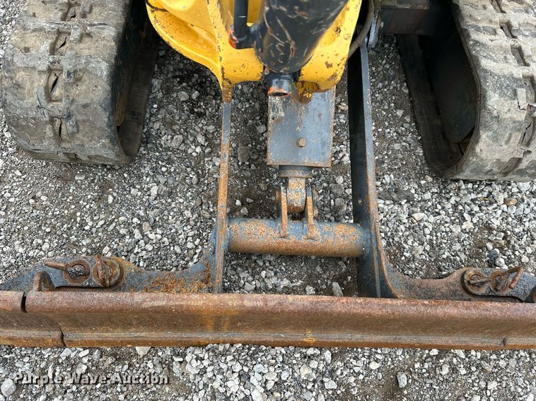 image for item KH9570 2007 John Deere 17D  mini excavator