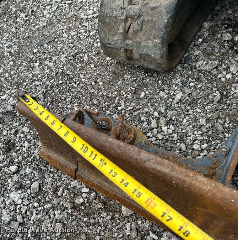 image for item KH9570 2007 John Deere 17D  mini excavator