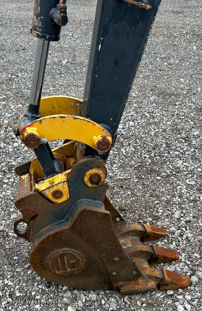 image for item KH9570 2007 John Deere 17D  mini excavator